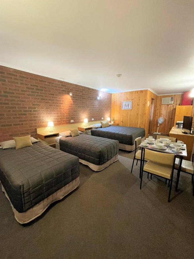 Country Roads Motor Inn 나란데라 외부 사진